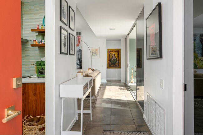 Building Photo - 17 Desert Lakes Dr