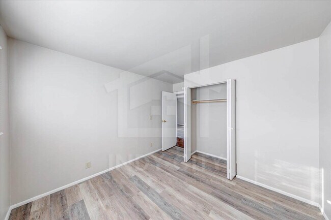 Building Photo - 8432 E 37th Pl