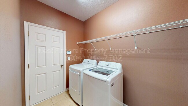 Building Photo - 3105 E Banister Rd