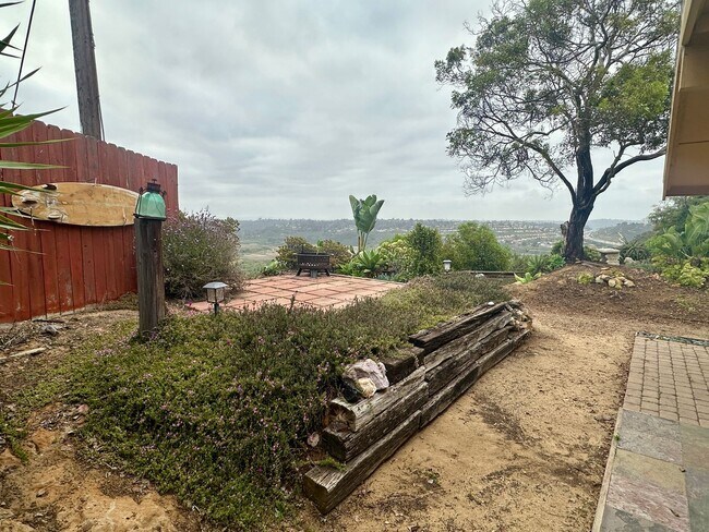 Building Photo - Stunning Encinitas Apartment with Panoramic Views