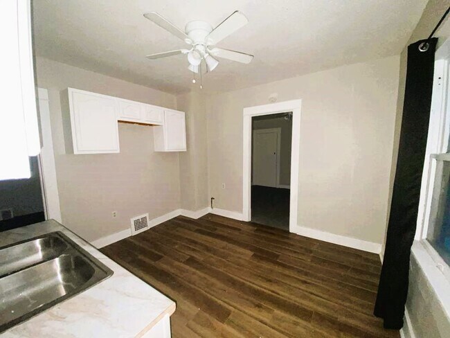 Building Photo - 12502 Forest Ave