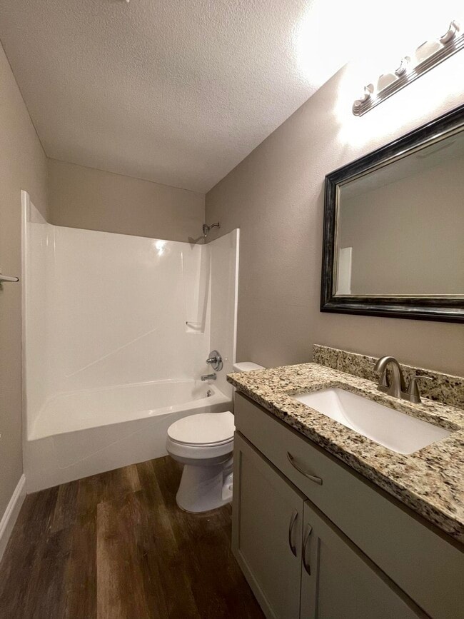 Building Photo - 702 Terrance Ct