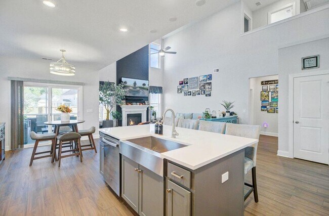 Building Photo - 3 Bedroom, 2.5 Bathroom Home in Oakley Pointe - Moncks Corner