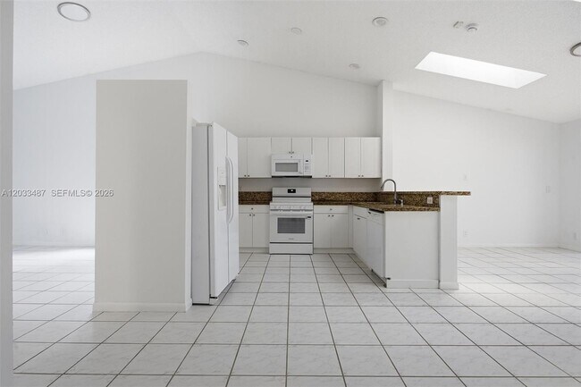 Building Photo - 10633 NW 32nd Ct