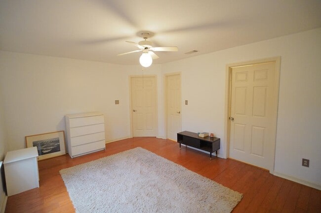 Building Photo - 4472 Bay Shore Cir