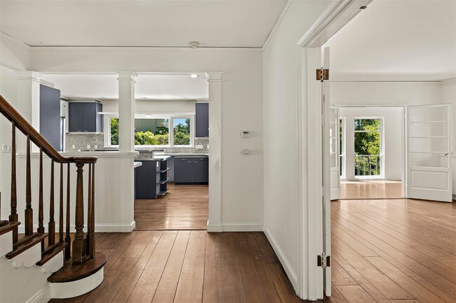 Building Photo - Large, Beautiful Upper Piedmont Home
