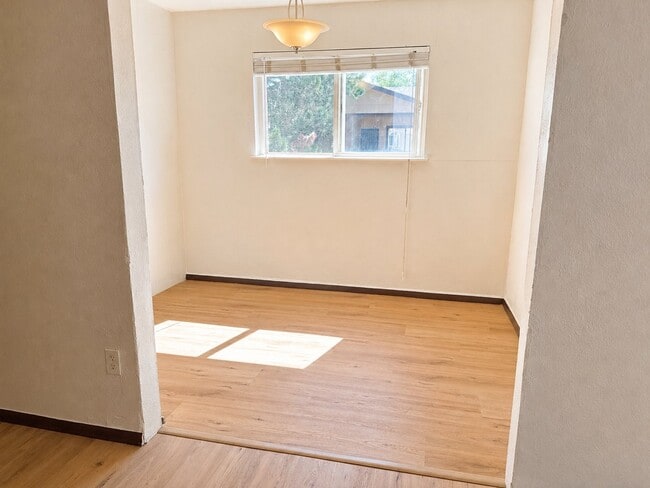 Building Photo - 139 Juniper Pl