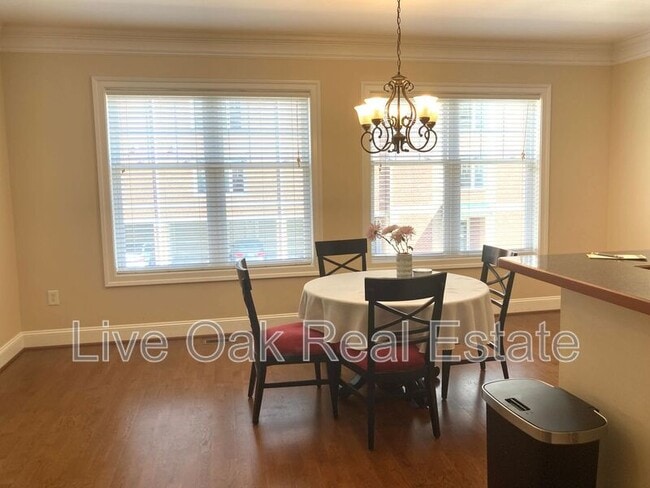 Building Photo - 937 Bolling Ave