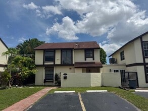 Building Photo - 10042 NW 4th Ln