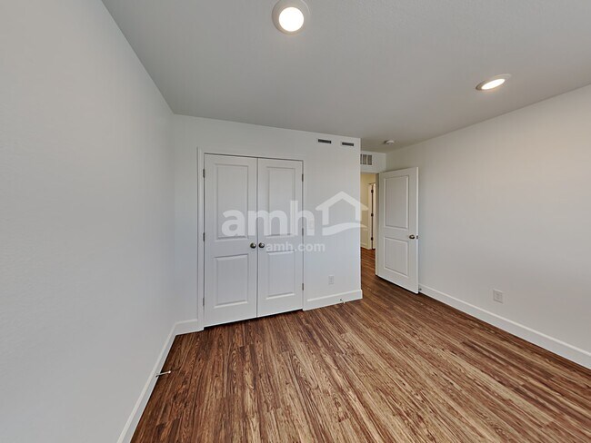 Building Photo - 9148 Crocker Pt Ct