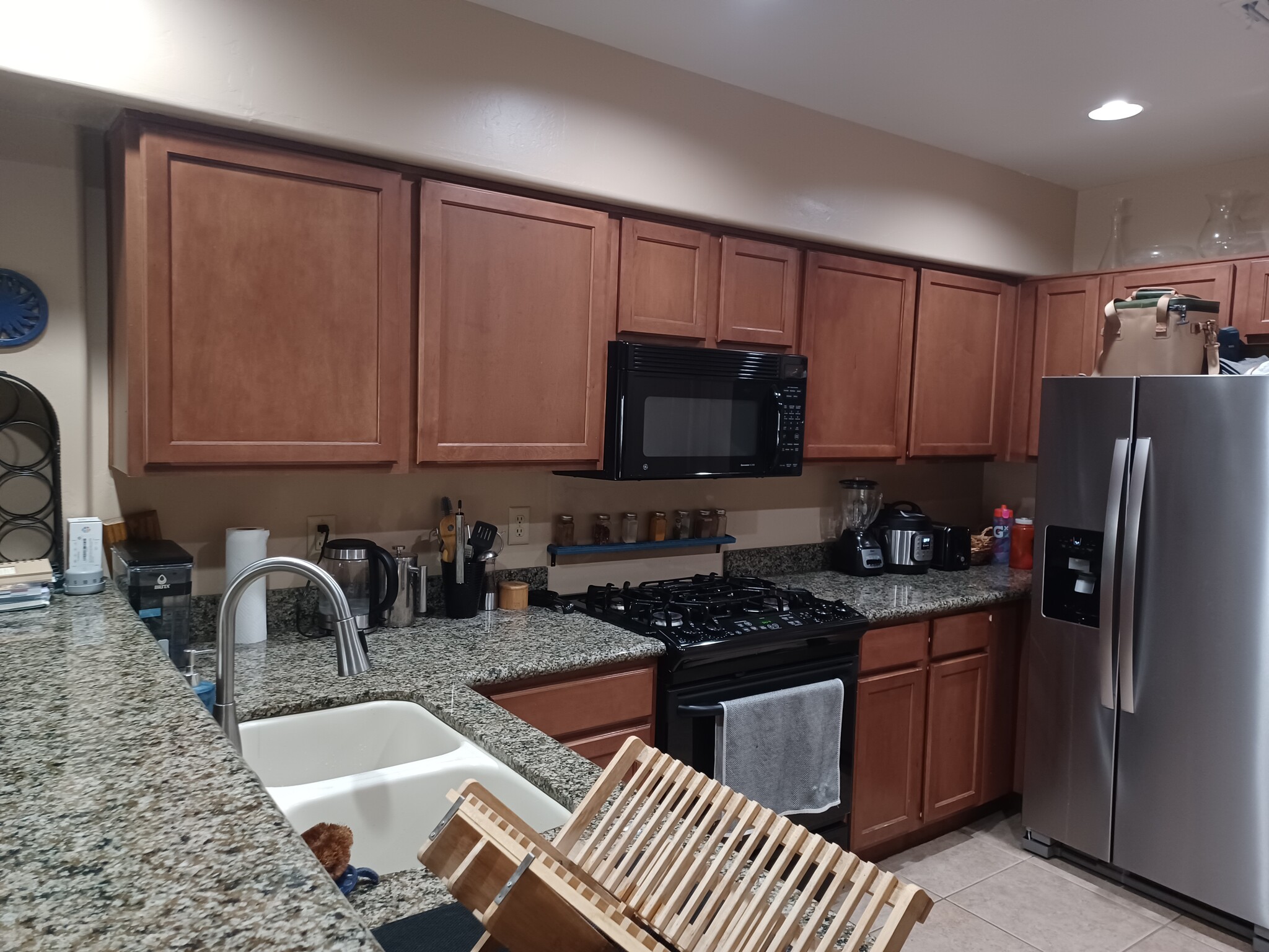 Kitchen - 3135 N Olsen Ave