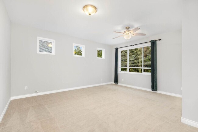 Building Photo - Stunning Sammamish Home, this home is a lifestyle!!