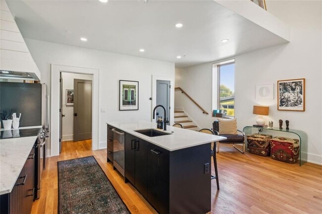 Building Photo - 955 Wylie St SE