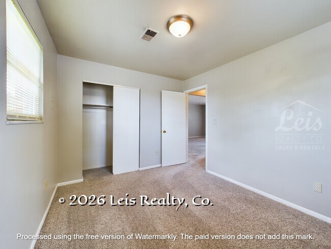 Building Photo - 405 N Owens Dr