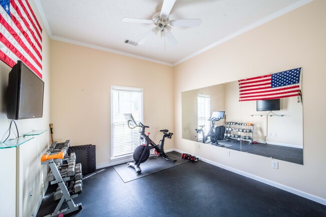 Building Photo - 35 Bridle Ct