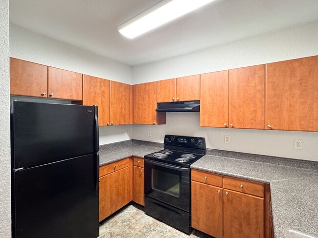 Building Photo - The Grande Downtown - Spacious 1 Bedroom Corner Unit AVAILABLE NOW!