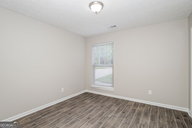 Building Photo - 6310 Beethoven Cir