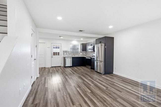 Building Photo - 8400 Jamestown Dr