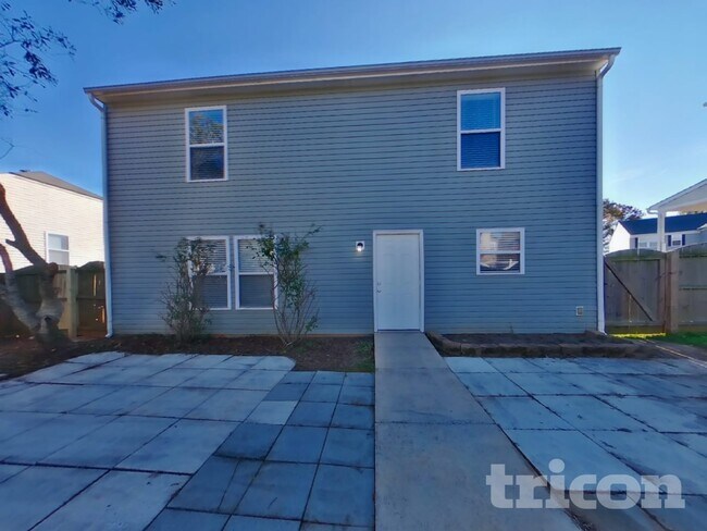 Building Photo - 3436 Pikes Peak Dr