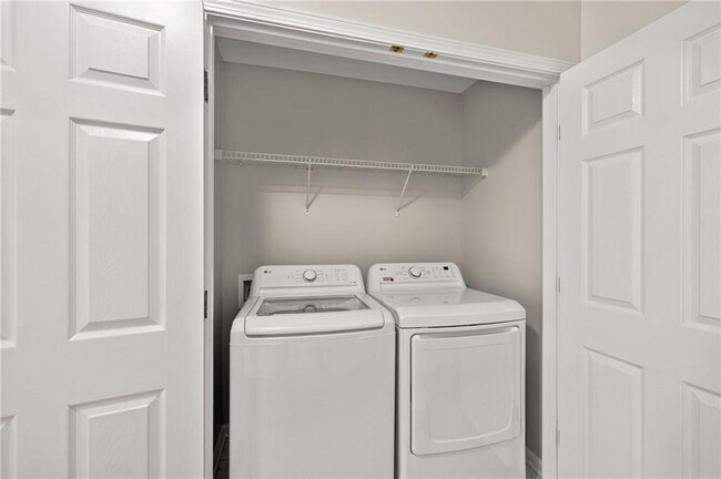 Building Photo - 10870 Brunson Dr