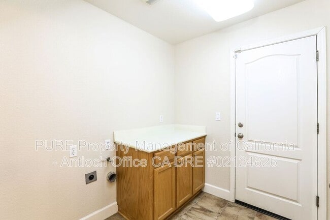 Building Photo - 5208 Rainwood Way