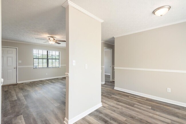 Building Photo - 2832 Vicksburg Ln