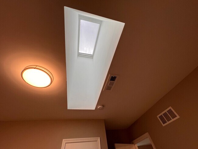 Building Photo - Brand New 2 bedroom Apartment