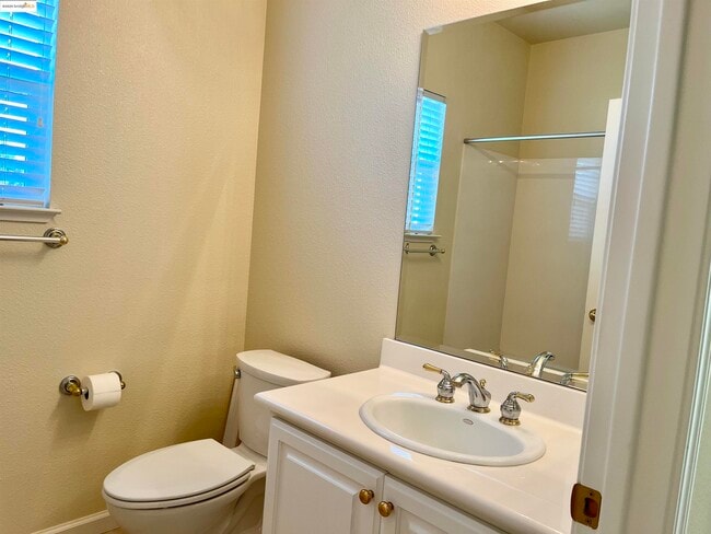 Building Photo - 1381 Bonum Way