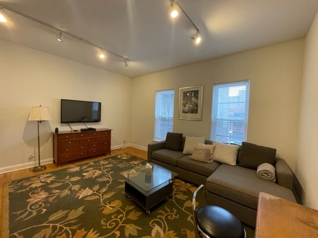 Building Photo - 1345 N Wells St