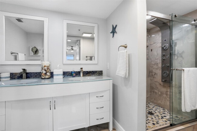 Building Photo - 5167 N Hwy A1A