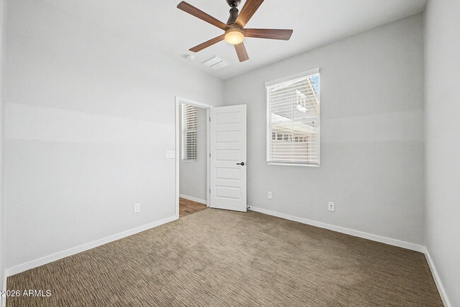 Building Photo - 3413 N Loma Vista