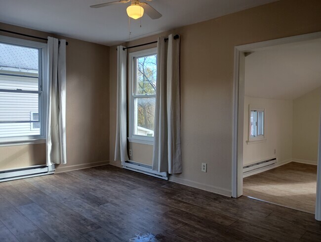 Front room/ Living room - 88 Adaline St