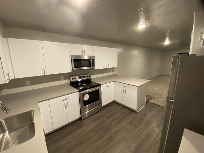 Building Photo - 128 Lone Rock Dr