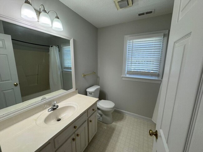 Building Photo - Fantastic Angier Home