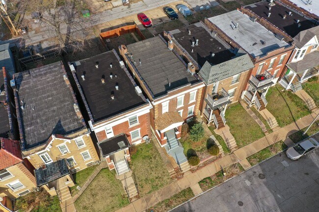 Building Photo - 2 Story Home in Botanical Heights (Optiona...