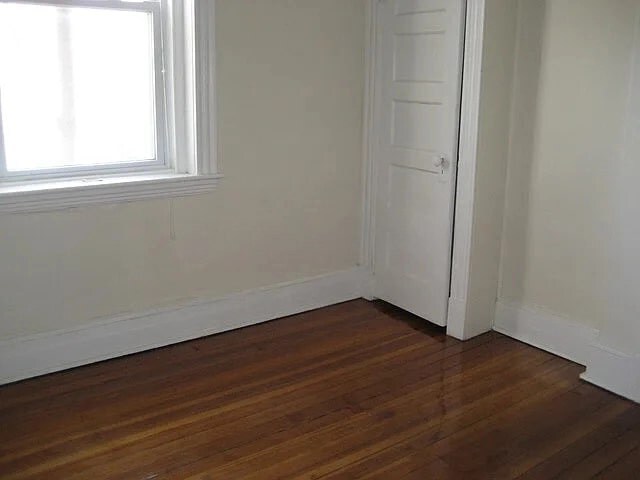 Primary Photo - 35 Waverly St