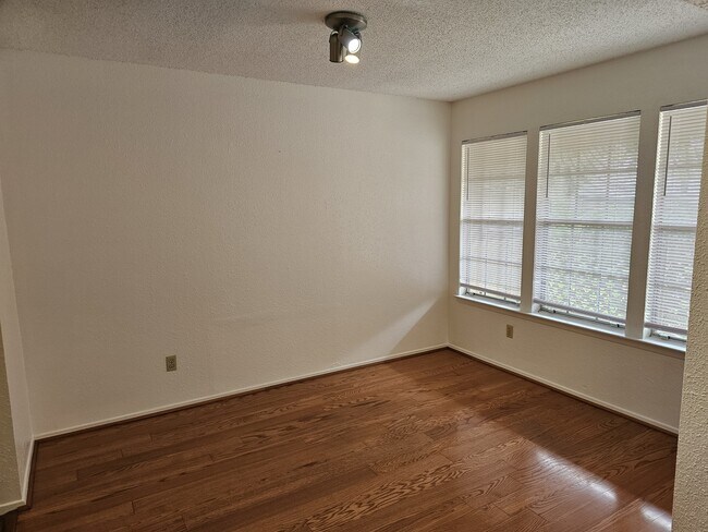 Building Photo - 12701 Europa Ln