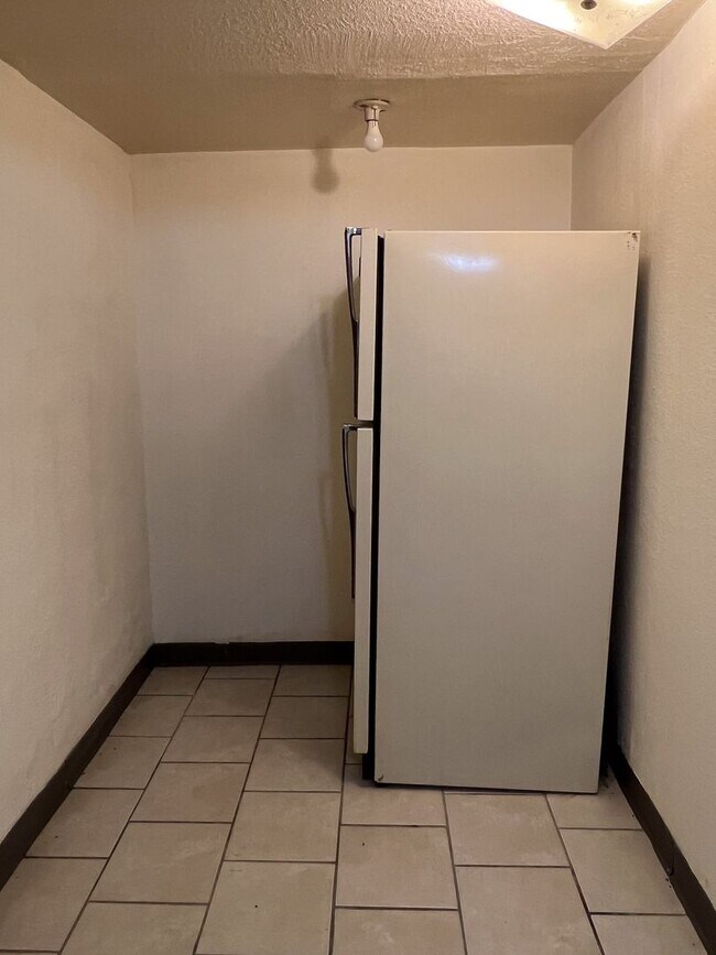 Building Photo - 1101 N Garth Ave