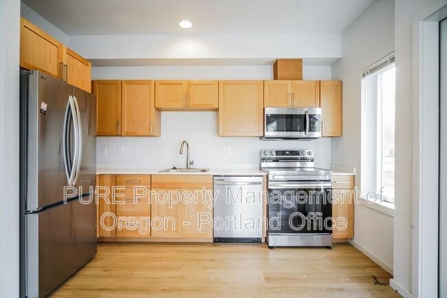 Building Photo - 5685 N Willamette Blvd