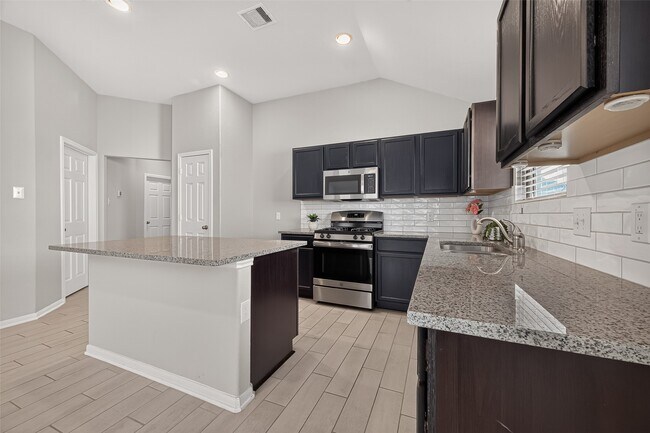 Building Photo - 2122 Artic Loon Dr