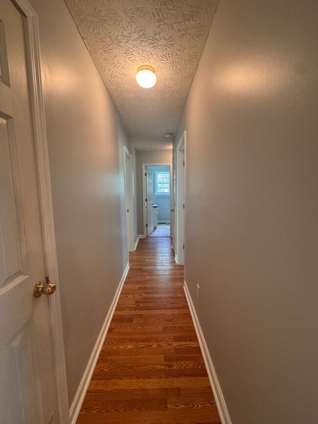 Building Photo - Beautiful 3BR Home for Rent in Toccoa, GA with Fenced Yard & 2-Car Garage