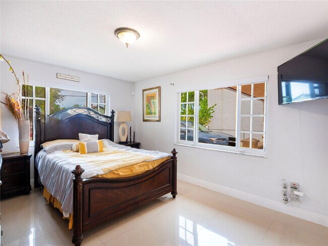 Building Photo - Northwest 58th Court, Miami, FL 33126 - 3 BR 2 BA single-family home