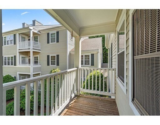 Building Photo - 750 Brookside Dr