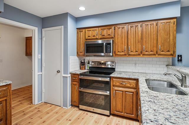 Building Photo - 2208 Timberglen Dr