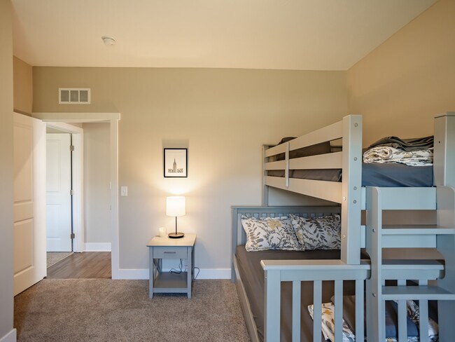 Building Photo - 5859 Zinfandel Ave