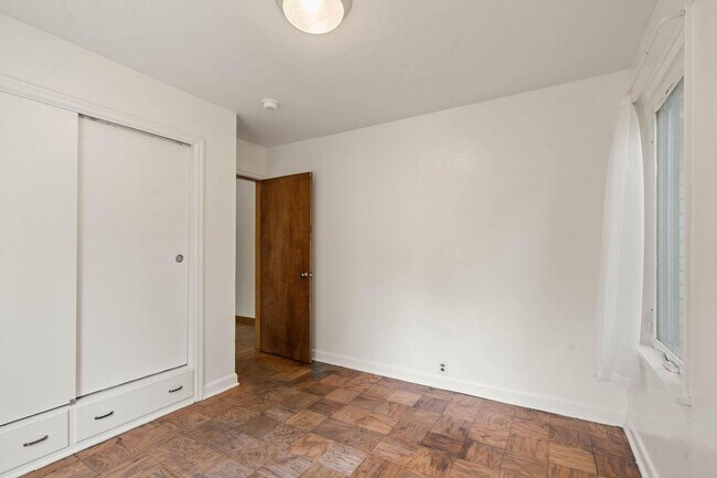 Building Photo - Amazing vintage 2-bdrm/2-bath Cully home—Giant garden, detached art studio, great location