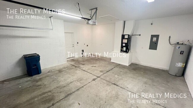 Building Photo - 2122 Sans Souci Ave SE