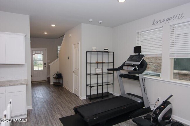 Building Photo - 6720 Tiger Pointe Dr.
