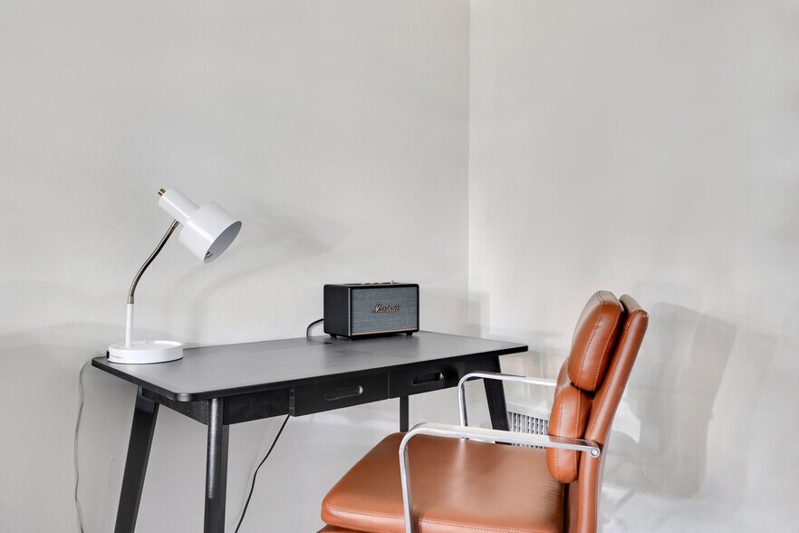 Building Photo - 135 S Reeves Dr