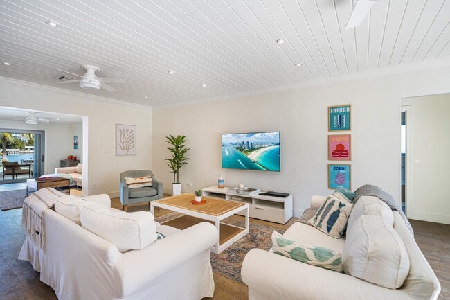 Building Photo - 621 86th St